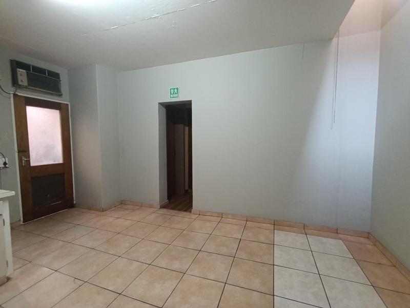 To Let Commercial Property for Rent in Middelburg Eastern Cape